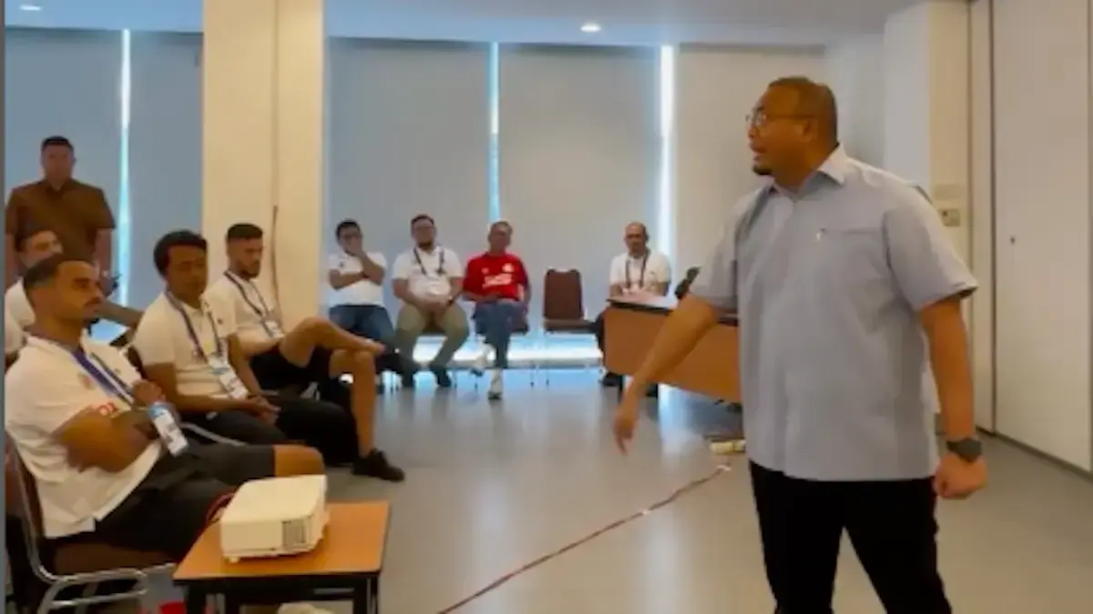 Andre Rosiade siapkan bonus 300 juta untuk Semen Padang FC. (dok. istimewa)