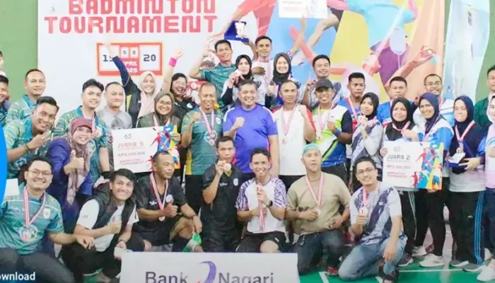 Meriahkan HUT ke-63, Bank Nagari Gelar Turnamen Badminton