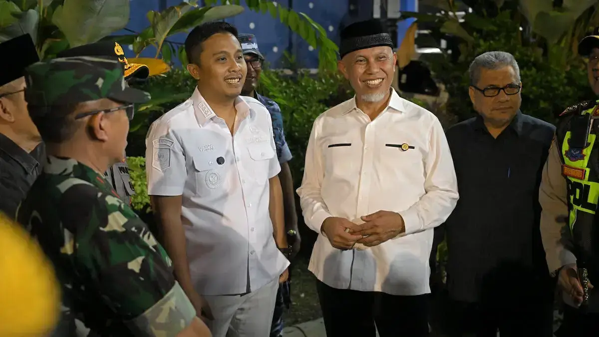 Gubernur Mahyeldi dan Wagub Vasko saat mengecek kesiapan Pospam Lebaran. (dok. adpsb)