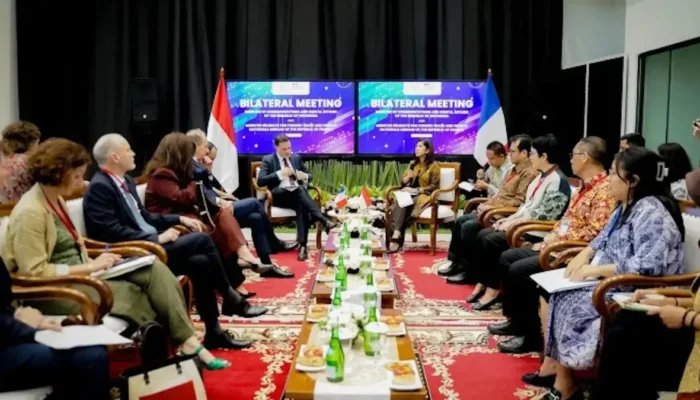 Jelang Kunjungan PM Macron, Menkomdigi Terima Menteri Urusan Perdagangan Luar Negeri Prancis