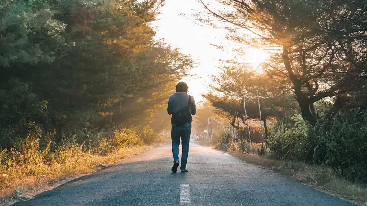 ilustrasi silent walking. (dok. istimewa)