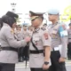 Upacara mutasi Wakapolresta Bukittinggi yang sudah resmi menjabat sebagai Kapolresta Padang. (dok. Antara)