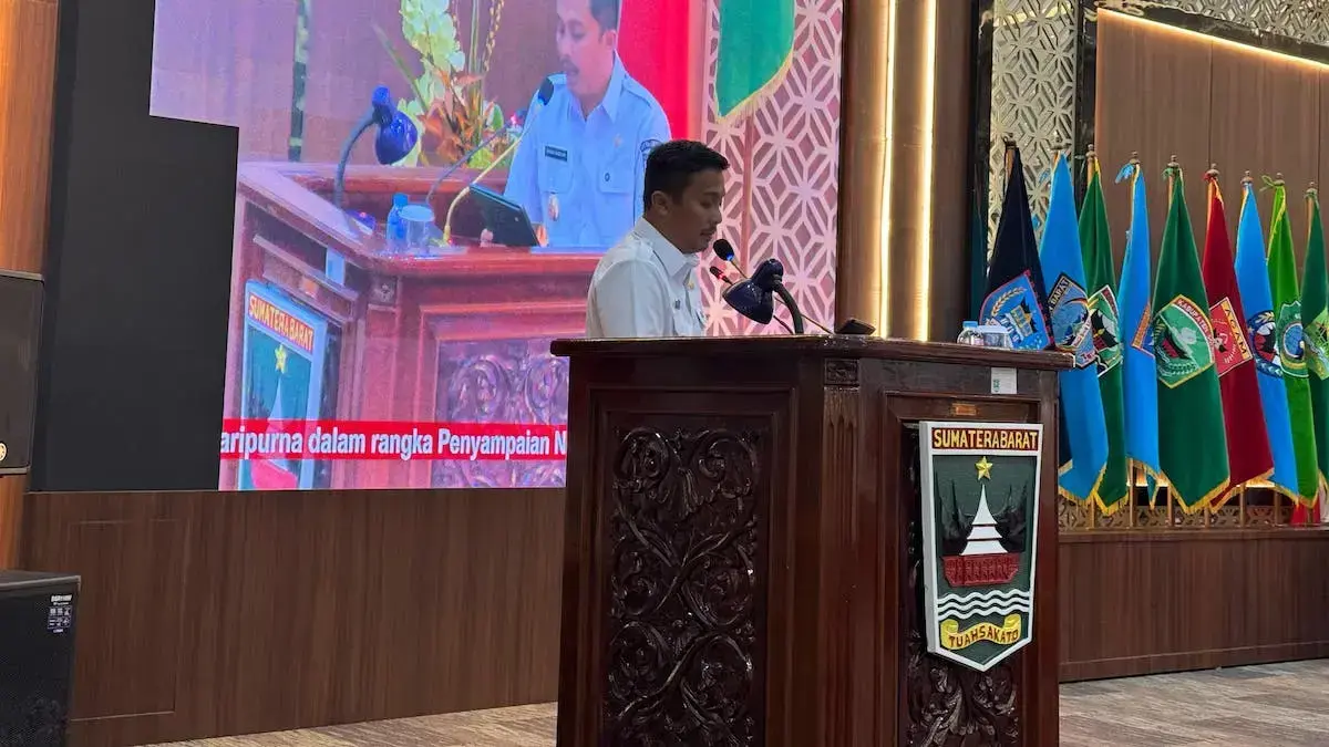 Wagub Sumbar Vasko Ruseimy saat RPJMD dengan DPRD Sumbar. (dok. adpsb)