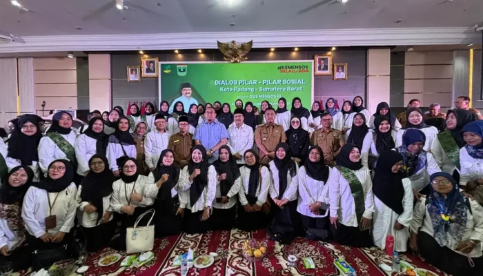 Dampingi Mensos pada Dialog Pilar-pilar Sosial, Andre Rosiade Minta Kepala Daerah Dukung Program Kemensos di Sumbar
