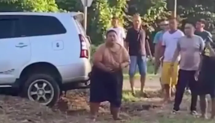 Tragis! Seorang Pria Tua Meninggal Ditabrak Mobil, Pelaku Diduga Anak Sendiri