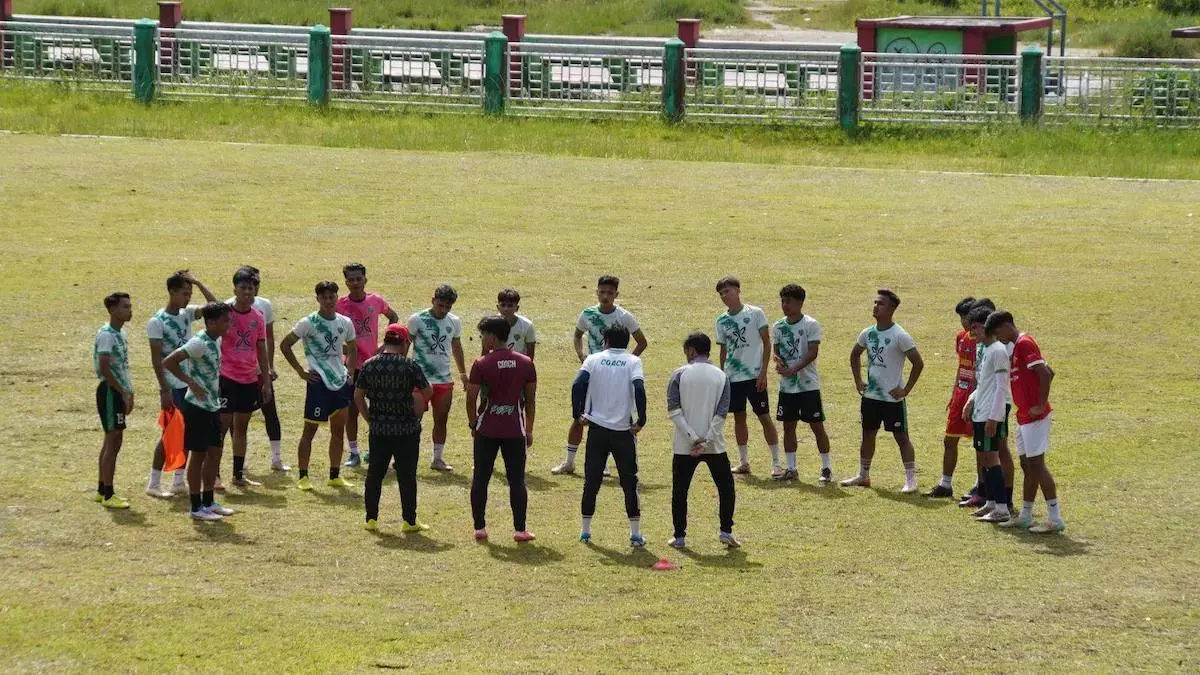 Latihan pemain PSPP jelang final Liga 4 Sumbar. (dok. Kominfo PP)