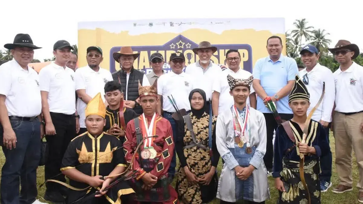 Pacu kuda Piala Gubernur digelar di Padang Pariaman dan dihadiri Wali Kota Yota Balad. (dok. istimewa)