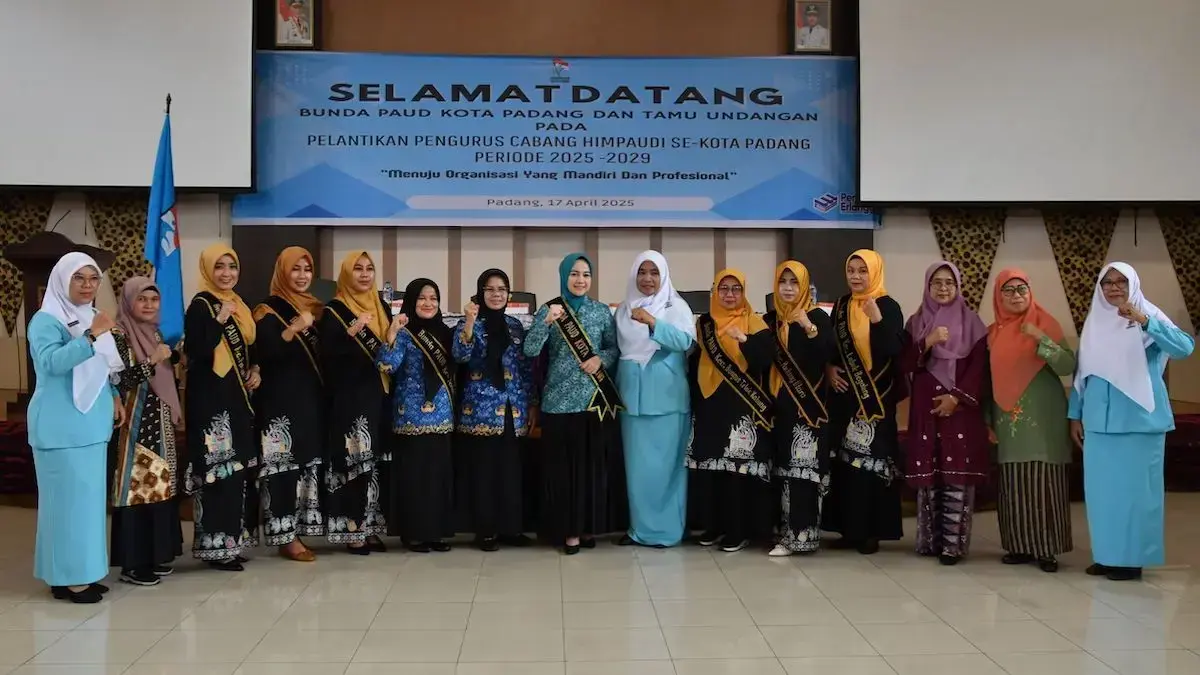 Pelantikan pengurus Himpaudi se-Kota Padang. (dok. istimewa)