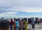 16 Remaja Terseret Ombak di Pantai Tiku, 1 Tewas dan 2 Masih Dalam Pencarian