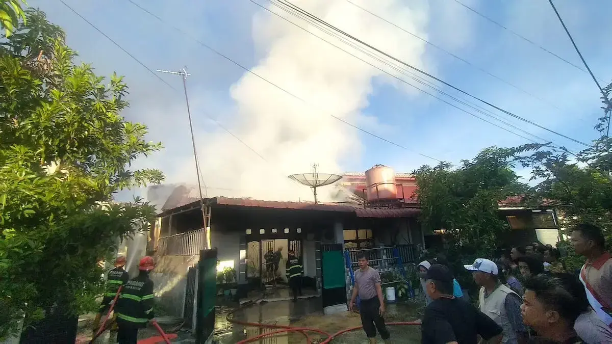 Rumah PNS di padang terbakar. (dok. istimewa)