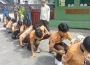Keluyuran saat Jam Sekolah, 12 Pelajar Diciduk Satpol PP Padang Merokok di Warung