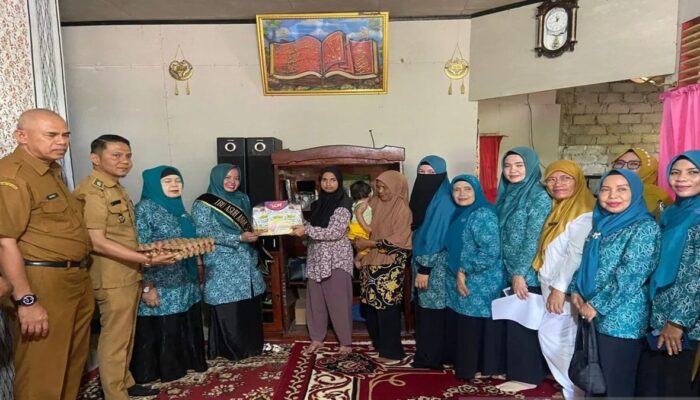 Cegah Stunting, PKK Kota Solok Salurkan Bantuan Gizi lewat Program “Genting”