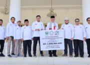 Gubernur Sumbar Lepas Relawan KNRP Bawa Donasi Rp1,37 Miliar untuk Palestina