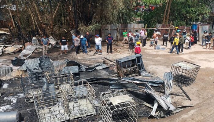 Gudang BBM Ilegal di Bukittinggi Terbakar, Timbulkan Ledakan