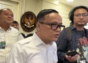 Kemenaker bakal Segel Perusahaan yang Tahan Ijazah Pekerja