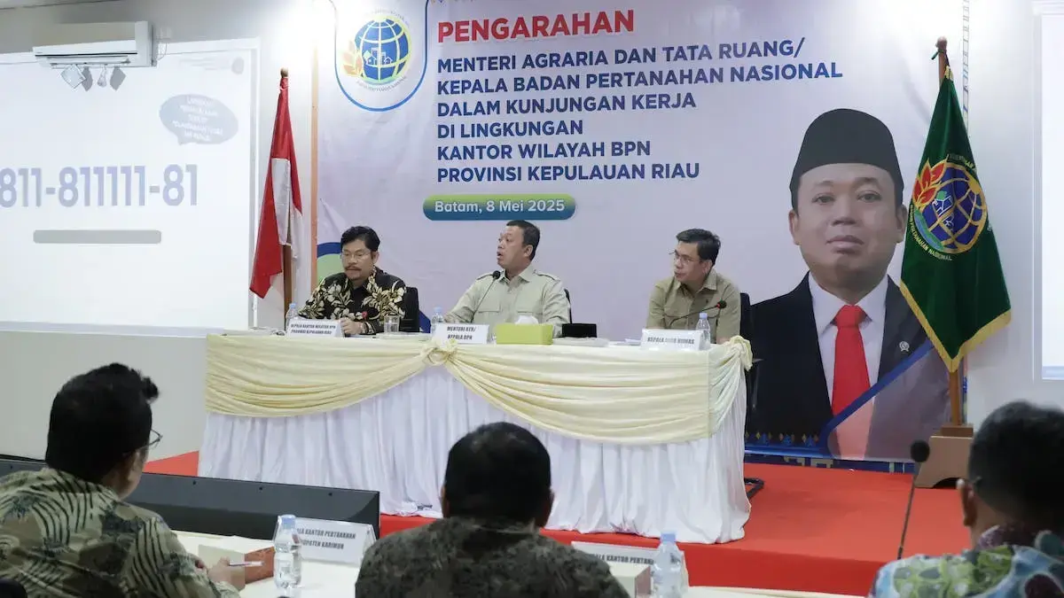 Menteri Nusron beri arahan saat kunjungi Kantor ATR/BPN Kepri. (dok. istimewa)