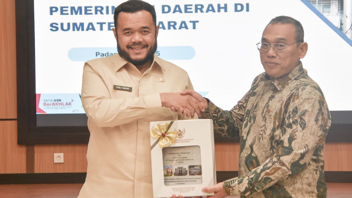 Pemko Padang terima Opini WTP dari BPK Sumbar. (dok. Prokopim)