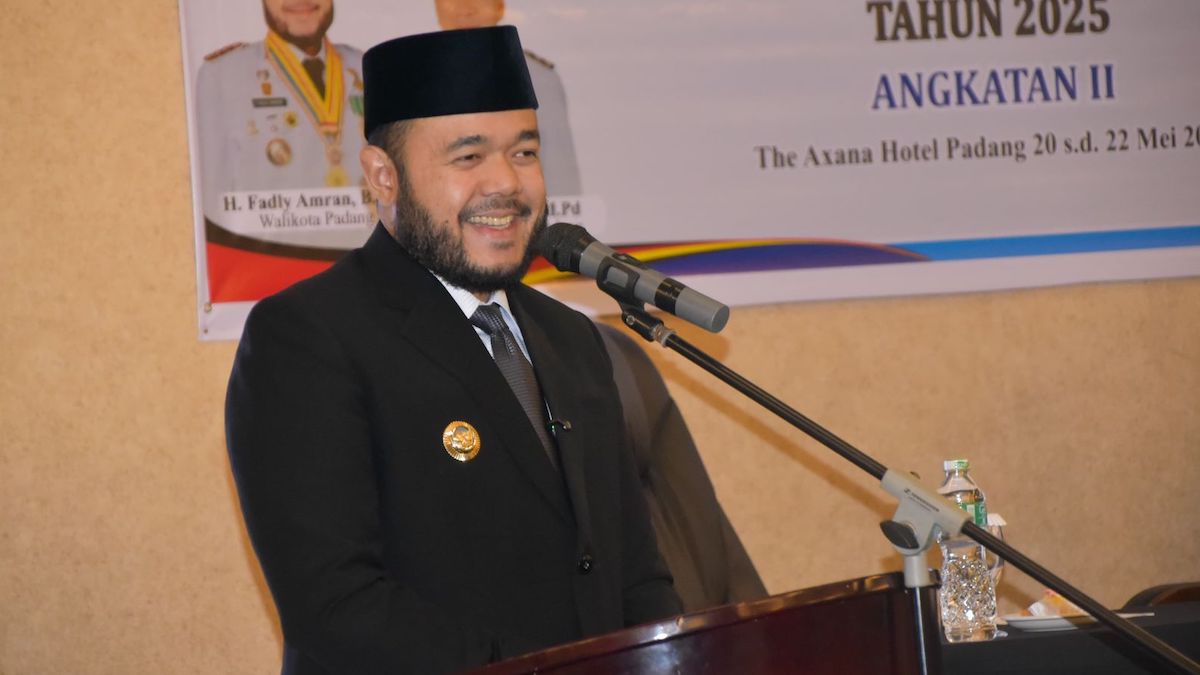 Wako Fadly Amran buka bimtek MC untuk ASN pemko Padang. (dok. Prokopim)