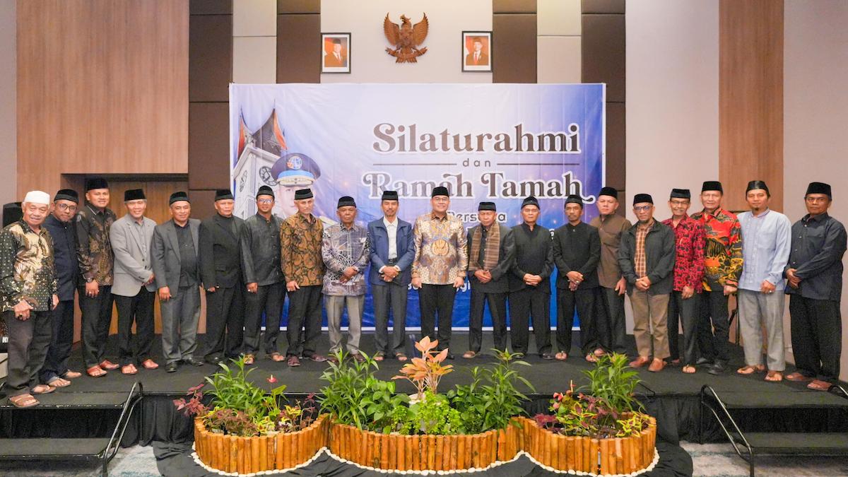 Wamen Ossy silaturahmi dengan niniak mamak Kurai Limo Jorong. (dok. atr/bpn)