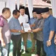 Wawako Pariaman Mulyadi dampingi DPP PDKP serahkan bantuan masjid. (dok. istimewa)