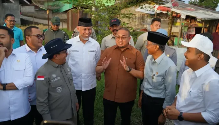 Boyong Menteri PU Tinjau Langsung, Andre Rosiade: Perbaikan Jalan Viral Lintau-Payakumbuh Dikerjakan 2025