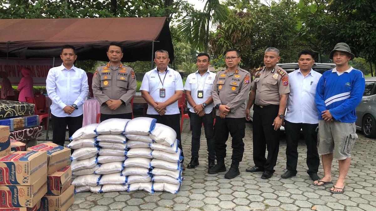 Bantuan Semen Padang untuk korban terdampak kebakaran di SPN Padang Besi. (dok. Humas)