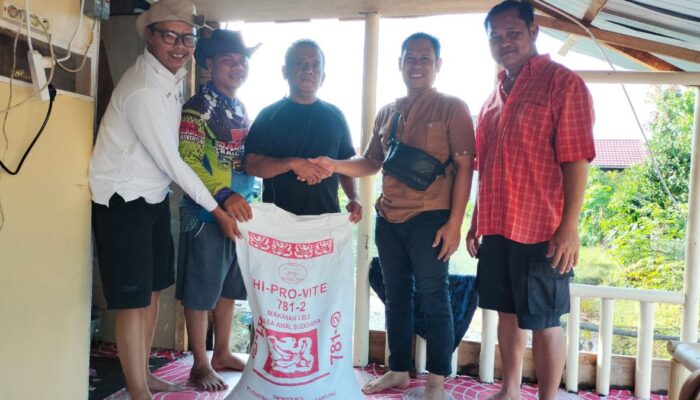 PTPN Regional 4 Bantu Petani Pakan Ikan