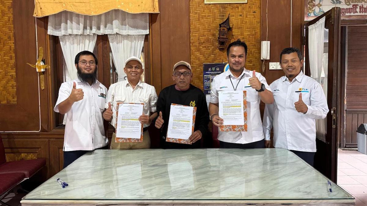 Kerjasama degensitiasi PLN UP3 Bukittinggi dengan huller Si Kamba. (dok. Humas PLN)