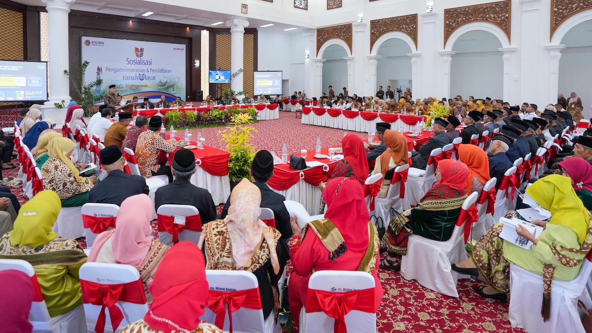 Sosialisasi administrasi tanah oleh Wamen Ossy di Bukittinggi. (dok. ATRBPN)