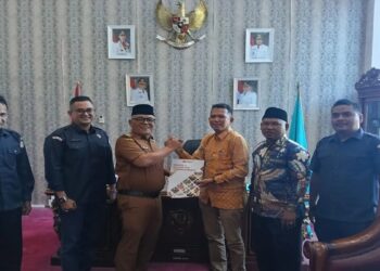 Bawaslu Pasaman Barat Kembalikan Sisa Dana Hibah Pilkada Rp1,84 Miliar ke Kas Daerah