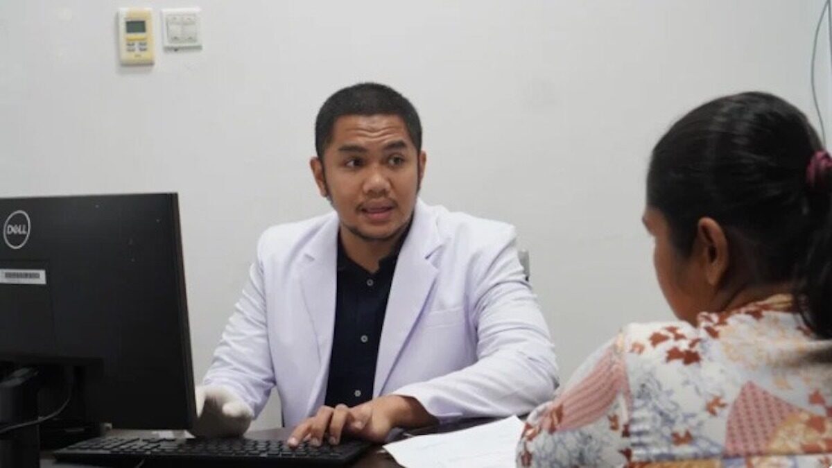 Dokter spesialis kandungan Semen Padang Hospital (SPH), Deo Cerlova Milano,Sp.OG. (dok. istimewa)