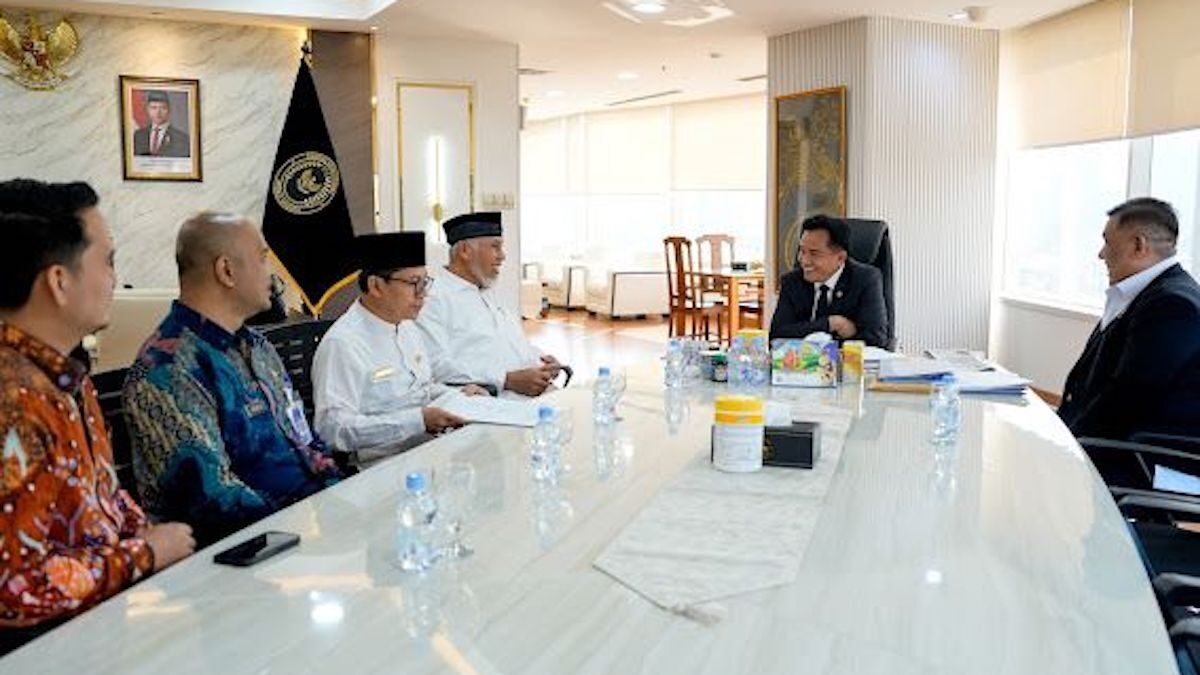 Gubernur Mahyeldi temui Menko Yusril minta usulan Pahlawan Nasional asal Sumbar. (dok. istimewa)