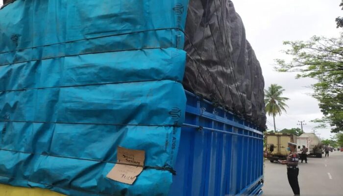 Cegah Truk ODOL, Satlantas Padang Periksa Puluhan Kendaraan Berat di Jalan By Pass