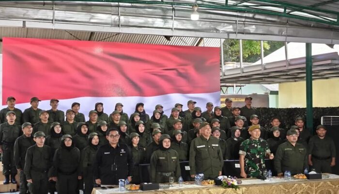 Wamensos Tegaskan Sekolah Rakyat Bentuk Karakter, Bukan Latihan Militer