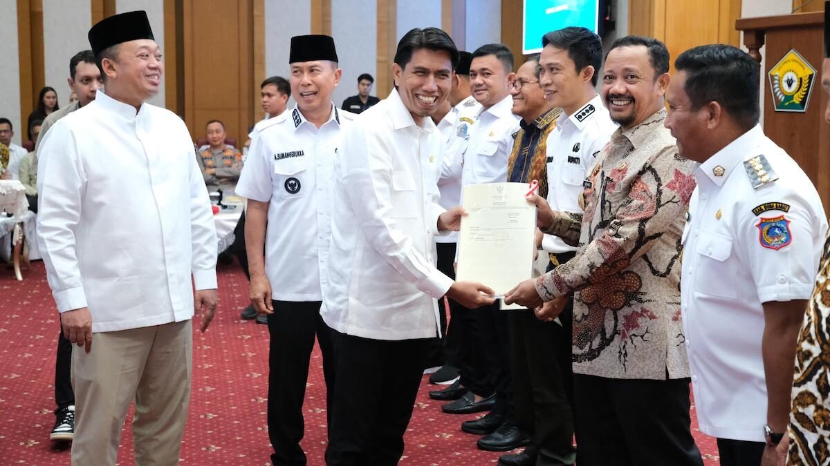Menteri ATR/BPN Nusron Wahid bersama Wakil Ketua DPR RI kunjungi Sulteng untuk membahas masalah pertanahan. (dok. ATR/BPN)