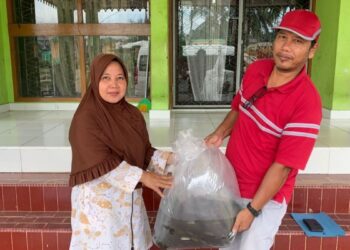 PTPN IV Regional 4 Bantu 3000 Bibit Ikan untuk Kemajuan Pendidikan Jambi