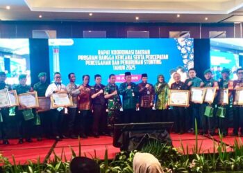 PTPN IV Regional 4 raih award orangtua asuh stunting dari BKKBN. (dok. istimewa)