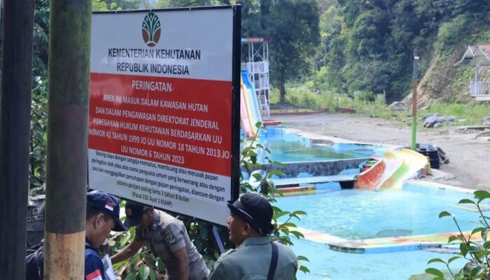 Gubernur Sumbar Ultimatum Warga Bongkar Bangunan Ilegal di TWA Megamendung
