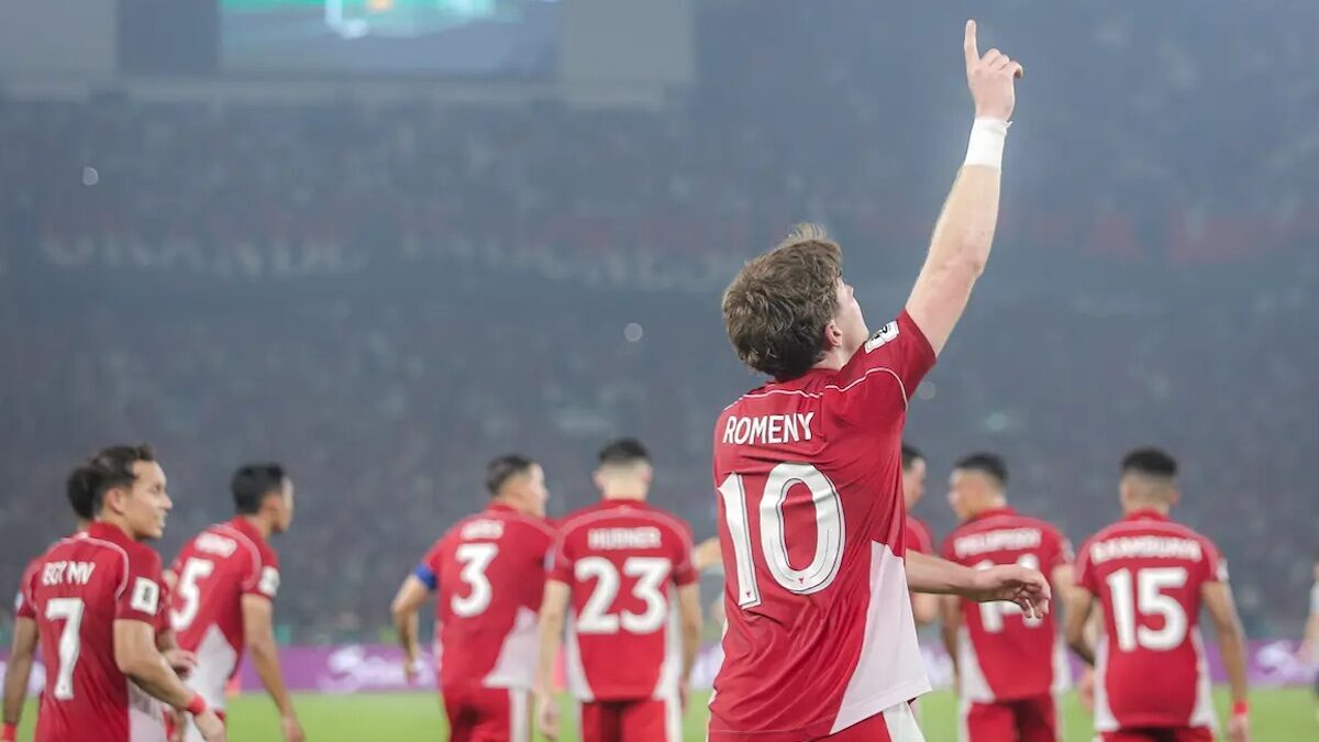Striker Timnas Indonesia, Ole Romeny, berselebrasi usai mencetak gol ke gawang China dalam laga Kualifikasi Piala Dunia 2026 zona Asia di Stadion Utama Gelora Bung Karno (SUGBK) Senayan, Jakarta, Kamis (5/6/2025). (Bola.com/Bagaskara Lazuardi)