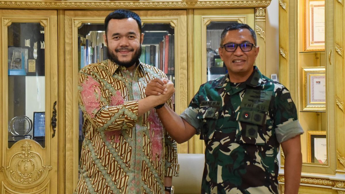 Wako Fadly Amran dan Danlanud Sutan Syahrir. (dok. Prokopim)
