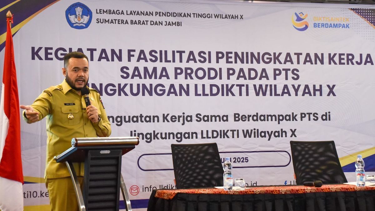Wako Fadly Amran jadi pembicara di LLDIKTI Wilayah X. (dok. Prokopim)