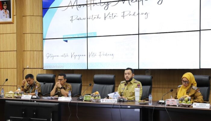 Gelar Rapat Bulanan, Wako Fadly Amran Sorot Aksi Pungli di Pantai Air Manis