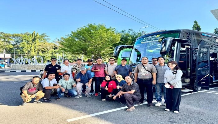 Ketua PWI Sumbar Lepas Kontingen ke Porwaprov Payakumbuh-Limapuluh Kota, Targetkan Atlet Menuju Porwanas