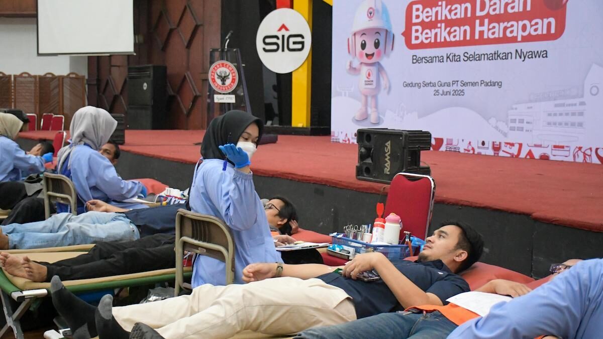 Donor darah PT Semen Padang. (dok. Humas)