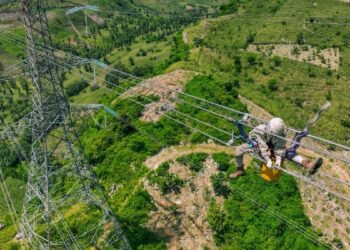 TOP! PLN Kembali Pertahankan Posisi Puncak Sektor Utilitas Fortune Southeast Asia 500