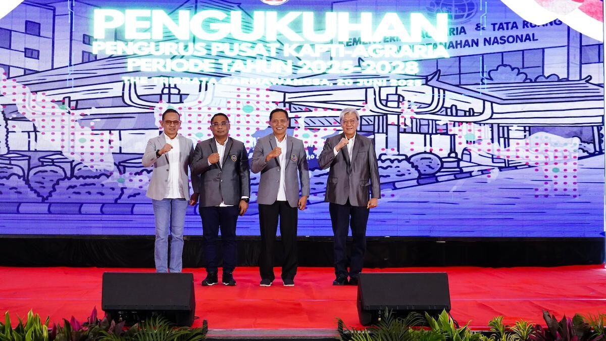 Pengukuhan pengurus pusat KAPTI-Agraria periode tahun 2025-2028. (dok. ATR/BPN)