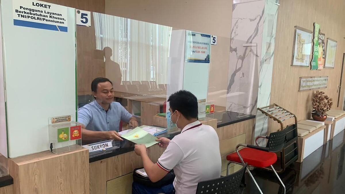 pengurusan surat tanah di Kantah ATR/BPN. (dok. Humas)