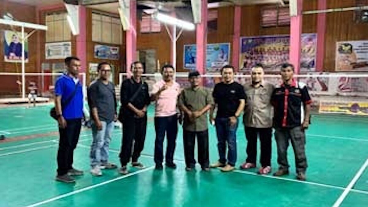 Rombongan PWI Sumbar cek kesiapan venue untuk Porwaprov 2025. (dok. PWI Sumbar)