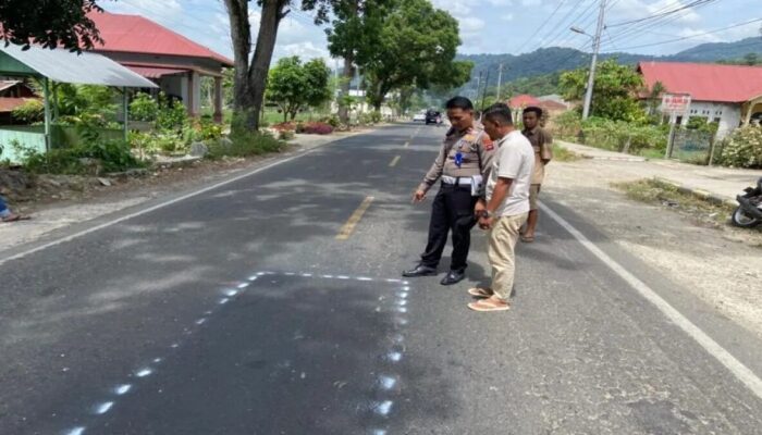 Polres Pasaman Bagikan Helm SNI, Tingkatkan Kesadaran Keselamatan Berkendara