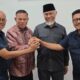 Gubernur Mahyeldi bersama eks Ketua KONI dan jajaran penggiat olahraga Sumbar. (dok. istimewa)